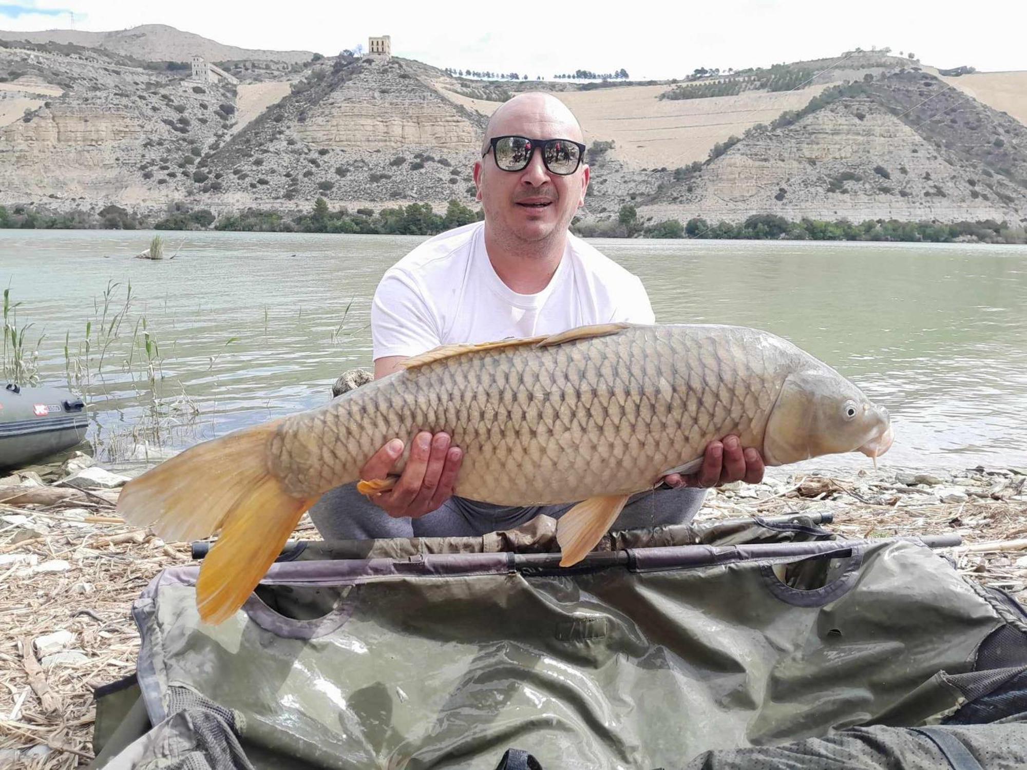 R U Ready Fishing, River Ebro Mequinenza Extérieur photo